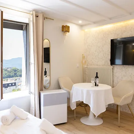 Elegant Between Train Station And Center Appartement *