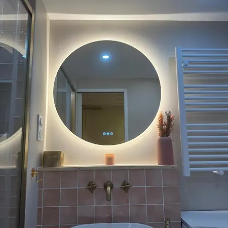 Апартаменты Elegant Between Train Station And Center *
