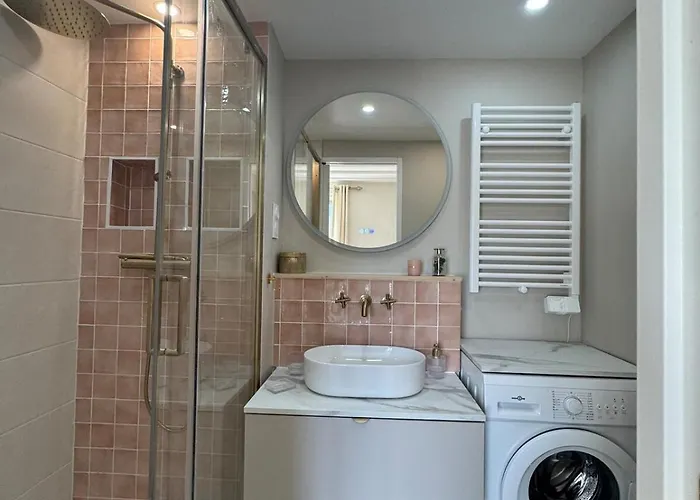 Apartman Elegant Between Train Station And Center