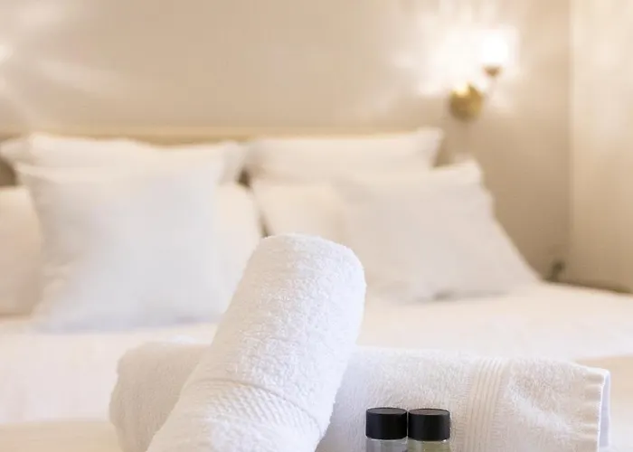 Elegant Between Train Station And Center Apartman Aix-les-Bains