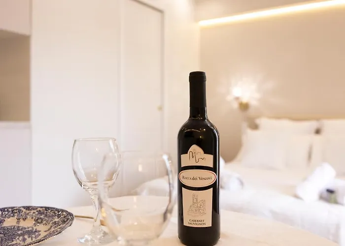 Elegant Between Train Station And Center Apartman *