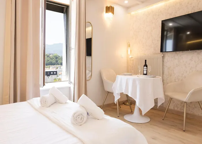 Apartman Elegant Between Train Station And Center